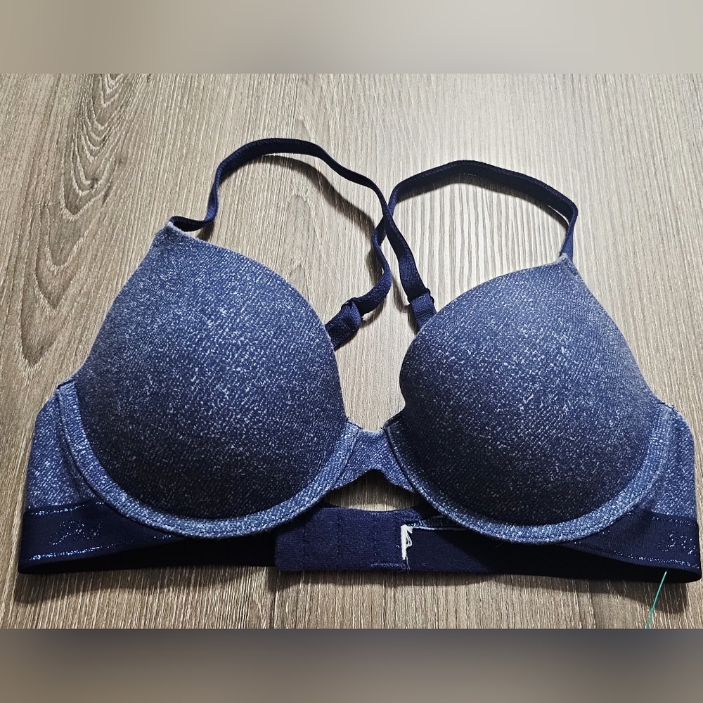 VS PINK Blue "denim" wear everywhere underwire push up sports bra size 32B
